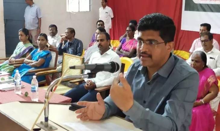 கோவில்பட்டி பள்ளியில் உயர்கல்வி வழிகாட்டல் நிகழ்ச்சி நடந்தது.