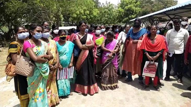 ஆதவா தொண்டு நிறுவனம் பல கோடி ரூபாய் மோசடி பாதிக்கப்பட்ட ஆசிரியர்கள் நிவாரணம் கோரி ஆட்சியர் அலுவலகம் முற்றுகை.