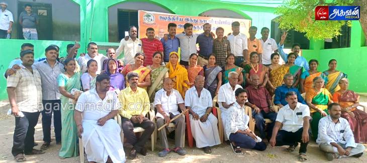  30 ஆண்டுகளுக்கு பின் ஒன்றிணைந்த மாணவர்கள்!