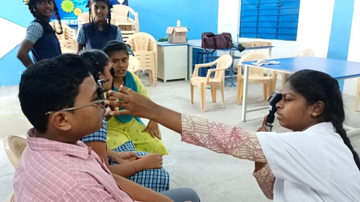 அரசு மேல்நிலைப் பள்ளி மாணவர்களுக்கு இலவச கண் சிகிச்சை முகாம் !