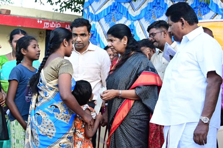 மக்கள் களம்  நிகழ்ச்சியில் பொதுமக்களின் குறைகளை கேட்ட பாராளுமன்ற உறுப்பினர் கனிமொழி!
