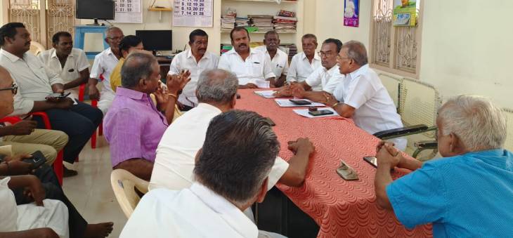 உப்பு மூடை சுமை  தொழிலாளர்களின் கூலி உயர்வு குறித்தான பேச்சுவார்த்தை மேயர் ஜெகன் பெரியசாமி தலைமையில் நடைபெற்றது.