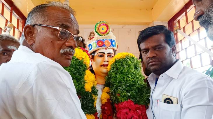 மதிமுகவினர் சார்பில் தேவர் சிலைக்கு முத்துராமலிங்கத் தேவர் திருவுருவ  சிலைக்கு மாலை அணிவித்து மரியாதை!