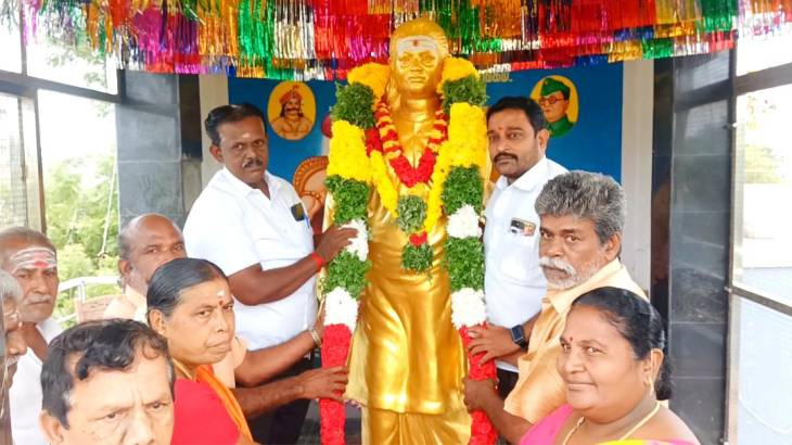 எட்டையாபுரம் அதிமுகவினர் சார்பில் முத்துராமலிங்கத் தேவர் திருவுருவ   சிலைக்கு மாலை அணிவித்து மரியாதை!