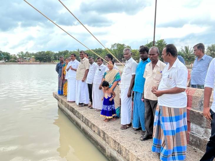 தெப்பக்குளத்தை விளாத்திகுளம் MLA மார்கண்டேயன் ஆய்வு செய்தார்!