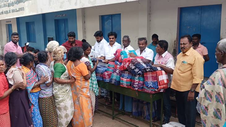 150 நபர்களுக்கு  திமுக நெசவாளர் அணி சார்பில் நிவாரண உதவி.

