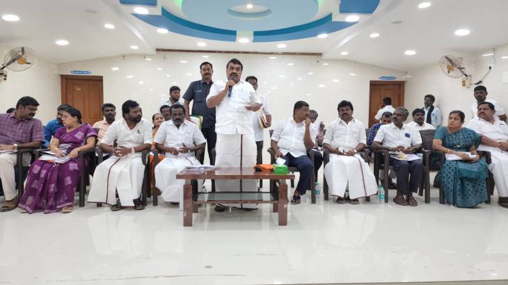 அமைச்சர் ராஜ கண்ணப்பன் தலைமையில் வெள்ள சேதாரங்கள் குறித்து ஆலோசனைக் கூட்டம்!
