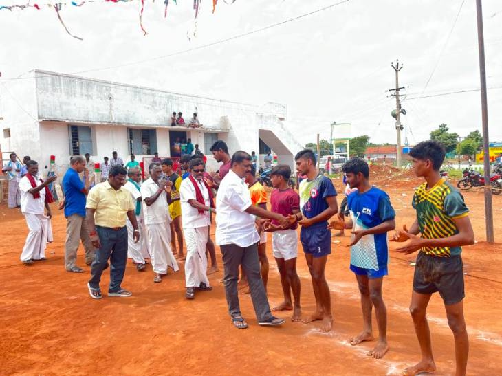 கபடி போட்டியை விளாத்திகுளம் எம்எல்ஏ மார்க்கண்டேயன் தொடங்கி வைத்தார்.