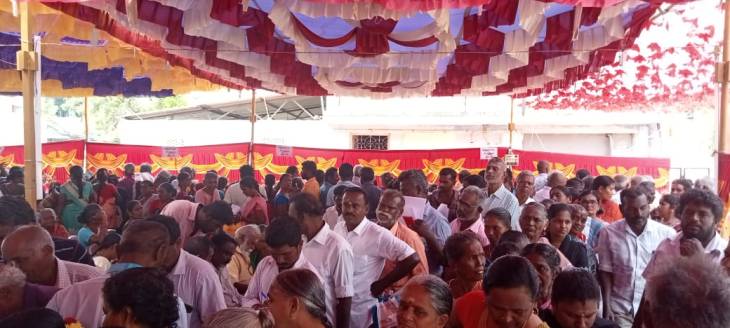புதூரில் மக்களுடன் முதல்வர் சிறப்பு முகாம் நடைபெற்றது.