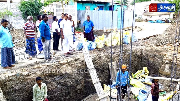  நடைபெற்றது வரும் கட்டிட பணிகளை MLA மார்க்கண்டேயன் ஆய்வு செய்தார்.