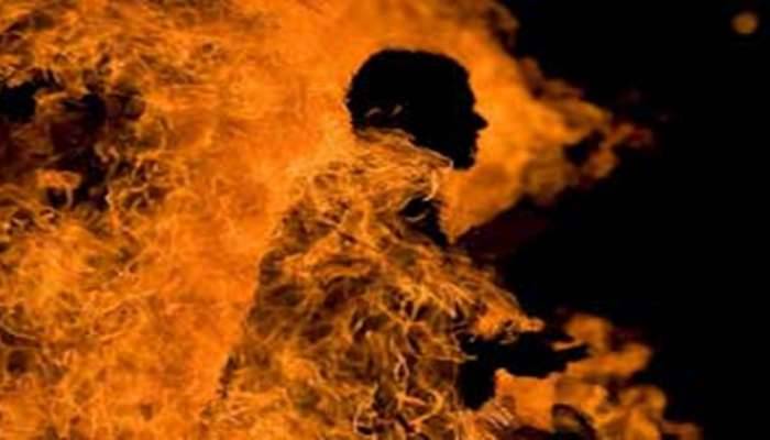 அரசு வேலையில்லாத விரக்தியில் இளைஞர் தீக்குளித்து தற்கொலை!