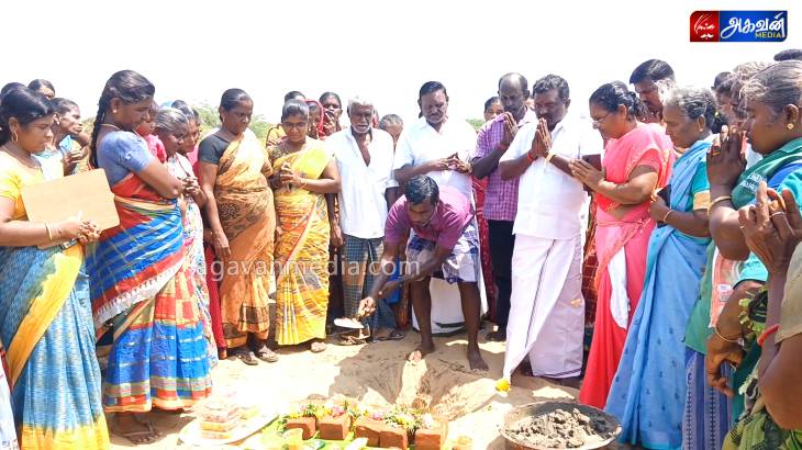 சிப்பிக்குளம் தீர்த்தக்கரையில் ரூ.20 லட்சம் மதிப்பில் கழிப்பறையுடன் கூடிய உடைமாற்றும் அறை: நீண்டநாள் கோரிக்கைக்கு அடிக்கல் நாட்டு விழா!