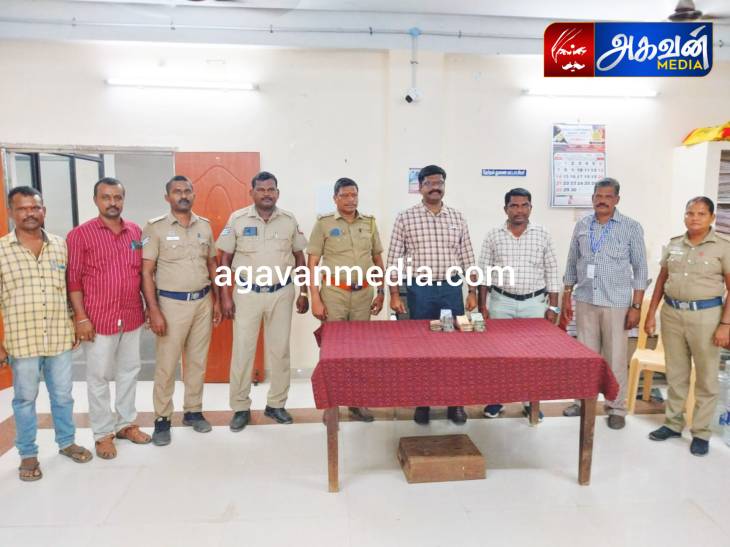 ரூ.2.55 லட்சம் பணத்தை  பறக்கும் படை அதிகாரிகள் பறிமுதல் செய்து கருவூலத்தில் ஒப்படைப்பு!


