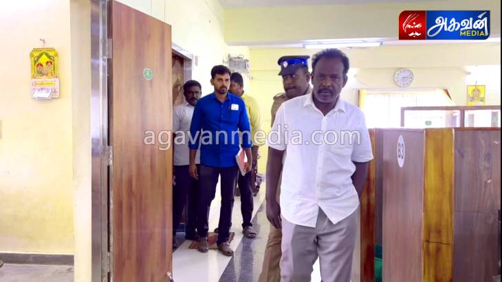 தாலுகா அலுவலகத்தில் இடைத்தரகர் கைது!