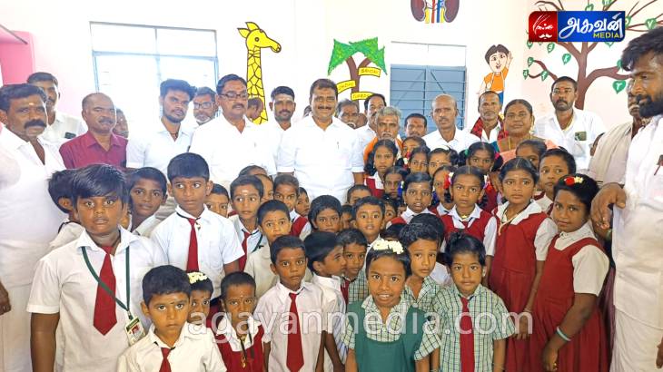 புதிய வகுப்பறை கட்டிடத்தினை MLA மார்கண்டேயன் திறந்து வைத்தார்.