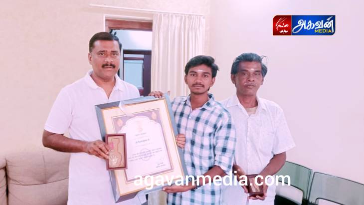குற்றாலத்தில் தண்ணீரில் அடித்து செல்லப்பட்ட   சிறுமியை காப்பாற்றிய இளைஞருக்கு வாழ்த்து தெரிவித்த எம்எல்ஏ மார்க்கண்டேயன்!