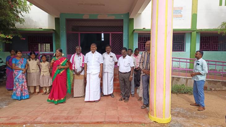அரசு உயர்நிலைப் பள்ளியில்  நடைபெற்று வரும் பராமரிப்பு பணியினை எம்எல்ஏ மார்கண்டேயன் ஆய்வு செய்தார்.

