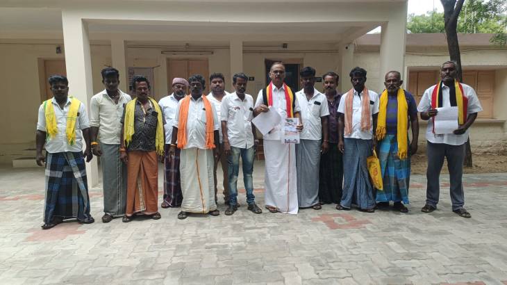  கோவில்பட்டி கோட்டாட்சியர் அலுவலகத்தில் தேமுதிகவினர் மனு!

