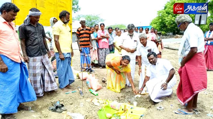 ரூ.6.50 லட்சம் மதிப்பில் புதிய பேருந்து நிறுத்தம் கட்டும் பணியை அதிமுக யூனியன் சேர்மன் முனியசக்தி இராமச்சந்திரன் தொடங்கி வைத்தார்!