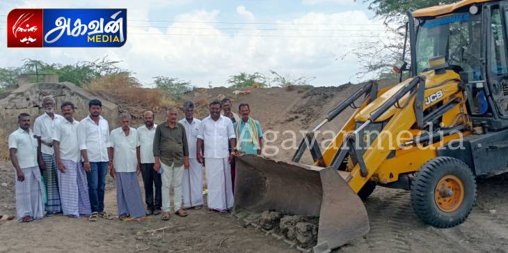 ரூ.10 லட்சம் மதிப்பில் கண்மாய் மதகுகள் அமைக்க அதிமுக யூனியன் சேர்மன் பூமி பூஜை!