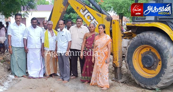 ஜமீன் கோடாங்கிபட்டியில் ரூ‌.5.50 லட்சம் மதிப்பில் கால்வாய் அமைக்கும் பணியை தொடங்கி வைத்த அதிமுக யூனியன் சேர்மன் முனியசக்தி இராமச்சந்திரன்!