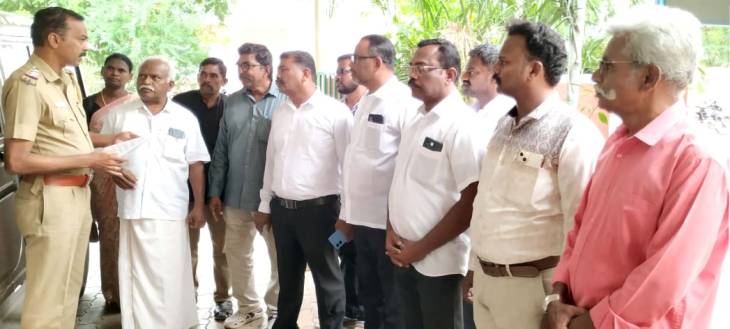 கோவில்பட்டியில் கனிமவளங்கள் கொள்ளை: நடவடிக்கை எடுக்க கோரிக்கை மனு.

