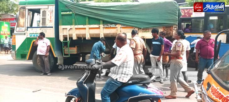 லாரி மீது இரு சக்கர வாகனம் மோதிய விபத்தில் இளைஞர் பலி.