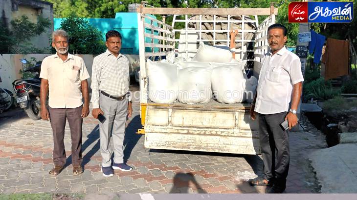 1044 கிலோ பதுக்கி வைக்கப்பட்டிருந்த  ரேஷன் அரிசியை வட்டாட்சியர் பறிமுதல் செய்தார்!