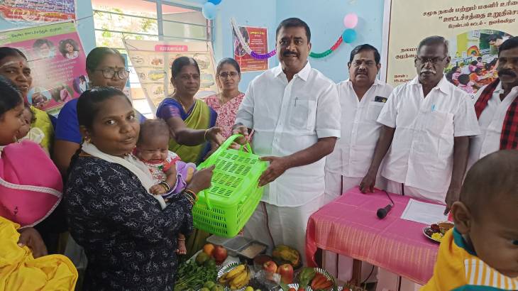 136- பாலூட்டும் தாய்மார்களுக்கு ஊட்டச்சத்து பெட்டகத்தை MLA  மார்கண்டேயன் வழங்கினார்.  