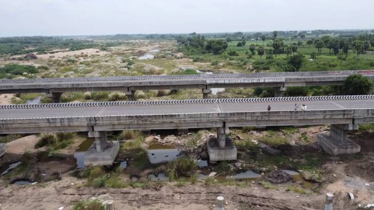 நெடுஞ்சாலையில்(NH-38) மேம்பாலத்திற்கு மேலேயும் விரிசல், கீழேயும் விரிசல் : சேதமடைந்த பாலத்தையும், தேசிய நெடுஞ்சாலையையும் சீரமைக்க கோரிக்கை!
