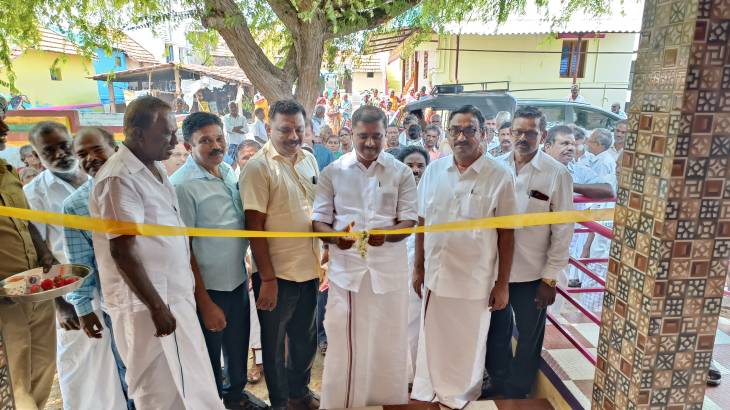 புதிய பயணியர் நிழற்குடை கட்டடத்தினை MLA மார்கண்டேயன் திறந்து வைத்தார்!