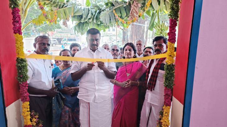 ரூ.12.51-லட்சம் மதிப்பீட்டில் புதிய நியாய விலை கட்டிடத்தை எம்எல்ஏ மார்க்கண்டேயன் திறந்து வைத்தார்.