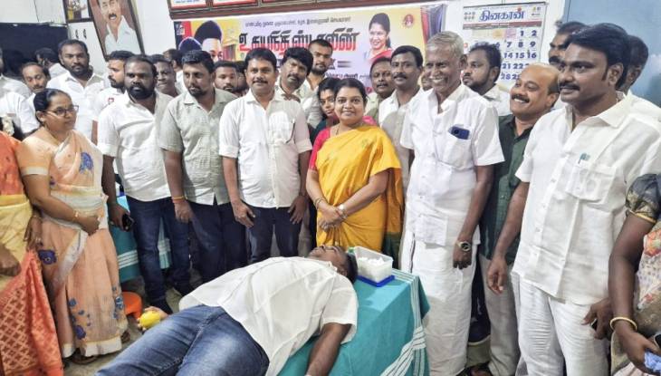 ரத்ததான முகாமை அமைச்சர் கீதா ஜீவன் துவக்கி வைத்தார் !