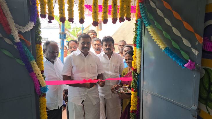 புதிய அங்கன்வாடி மைய கட்டிடத்தினை விளாத்திகுளம் MLA திறந்து வைத்தார்.

