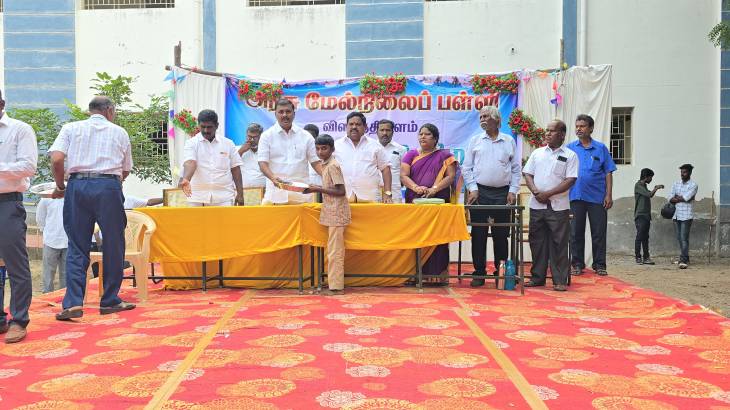 மாணவ,மாணவிகளுக்கு சொந்த நிதியிலிருந்து ஊக்கத்தொகை வழங்கிய  மார்கண்டேயன் MLA !