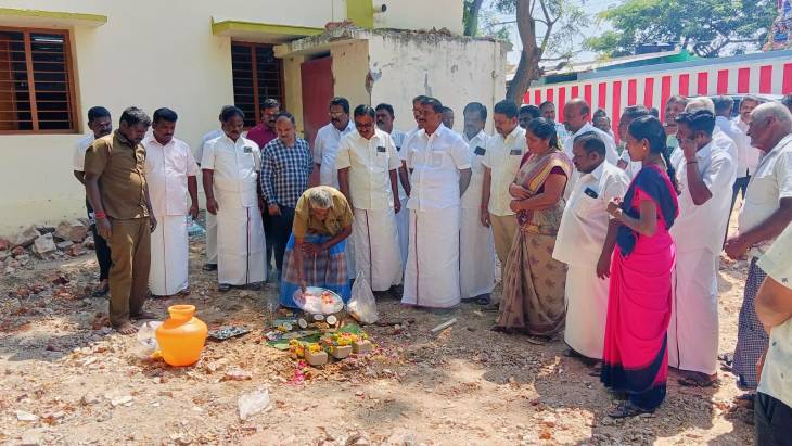 ரூ.30 லட்சம் மதிப்பில் 2 அங்கன்வாடி மையத்திற்கு அடிக்கல் நாட்டிய எம்.எல்.ஏ மார்க்கண்டேயன் !

